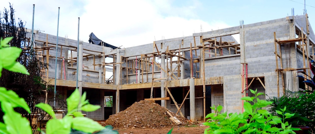 Continúa construcción de edificios escolares en Alta Verapaz
