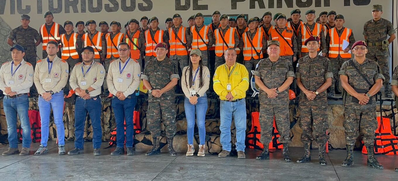 Elementos militares se preparan para el combate de incendios forestales