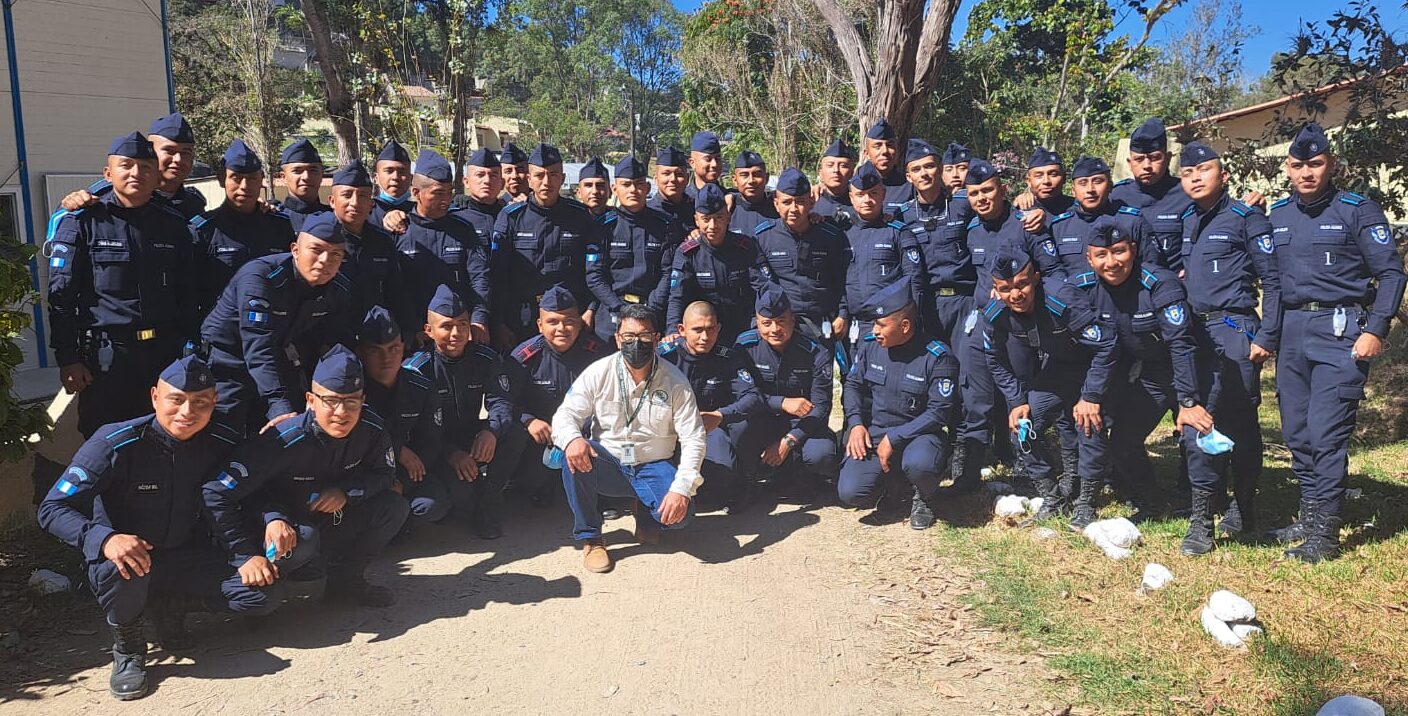 Aspirantes a policías se instruyen sobre normativa forestal