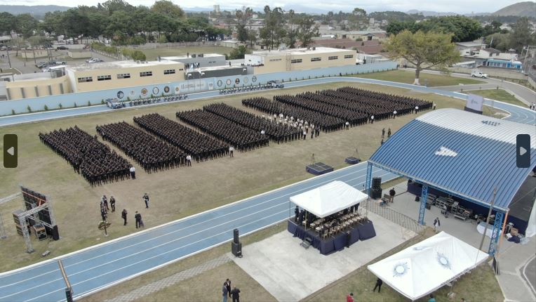 Anuncian incremento salarial para la PNC