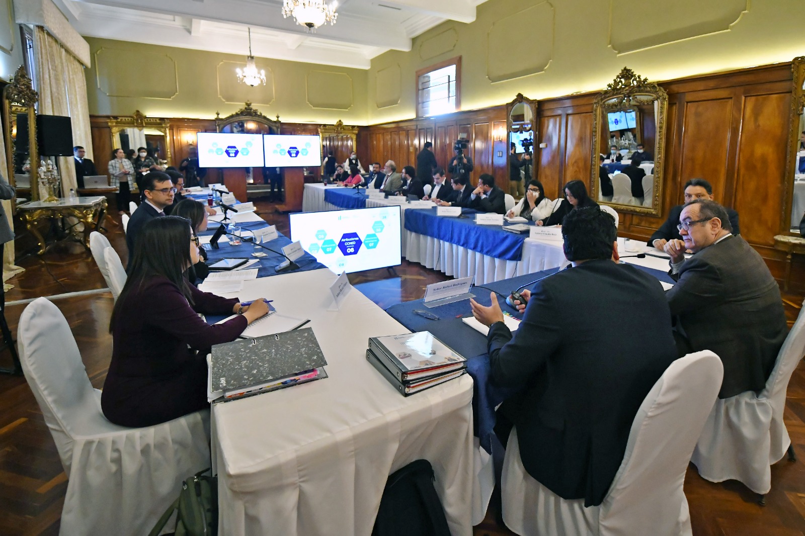 Presentan plan de trabajo para impulsar empleo digno