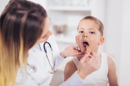 Instan a tratar síntomas de amigdalitis para evitar complicaciones