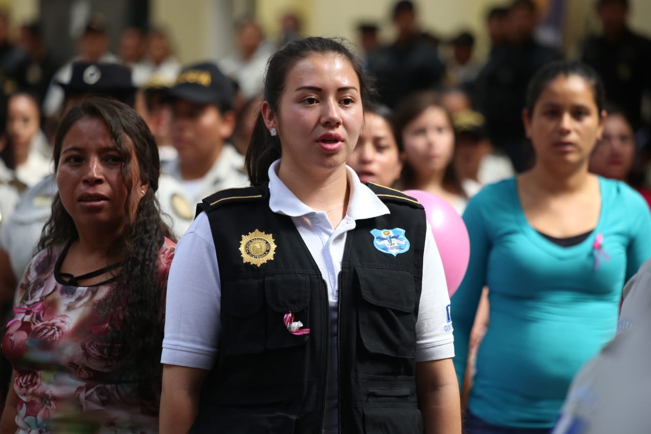 Mujeres policías se encargarán de dar seguimiento a casos de violencia contra este género. /Foto: Mingob