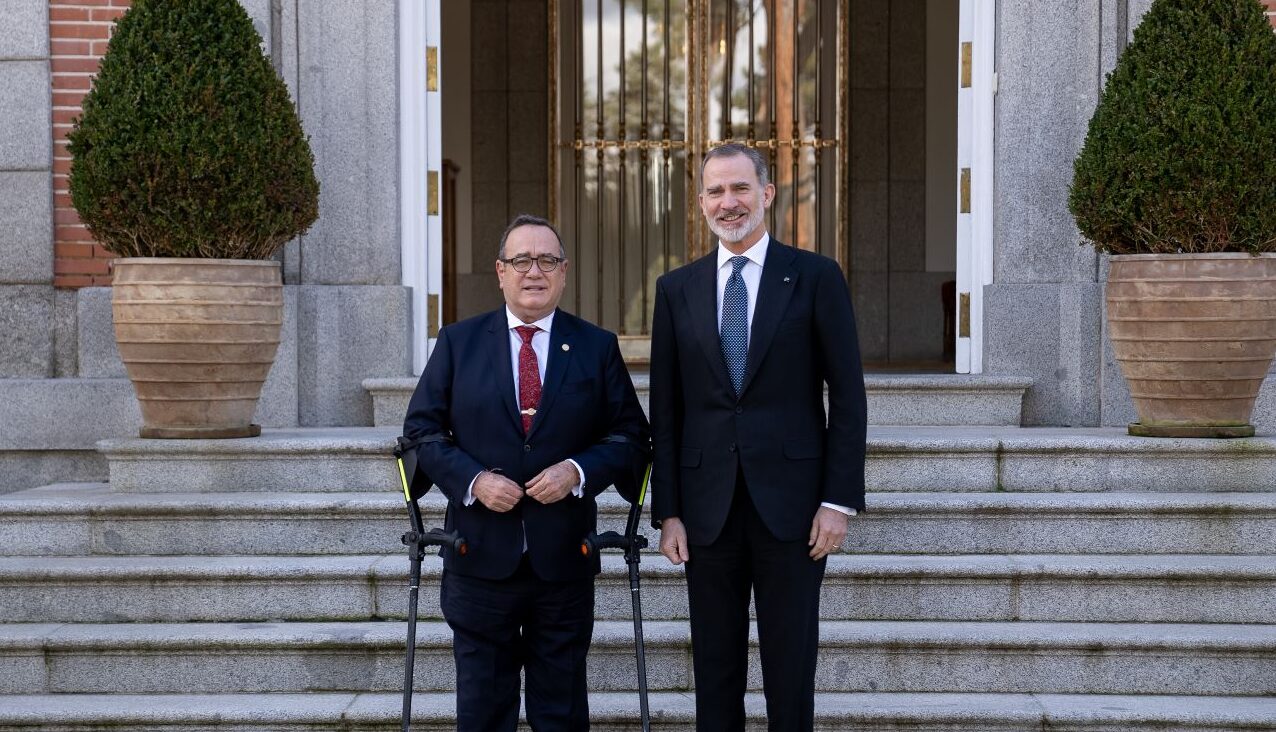 Reyes de España inauguran Fitur y conversan con el presidente Giammattei