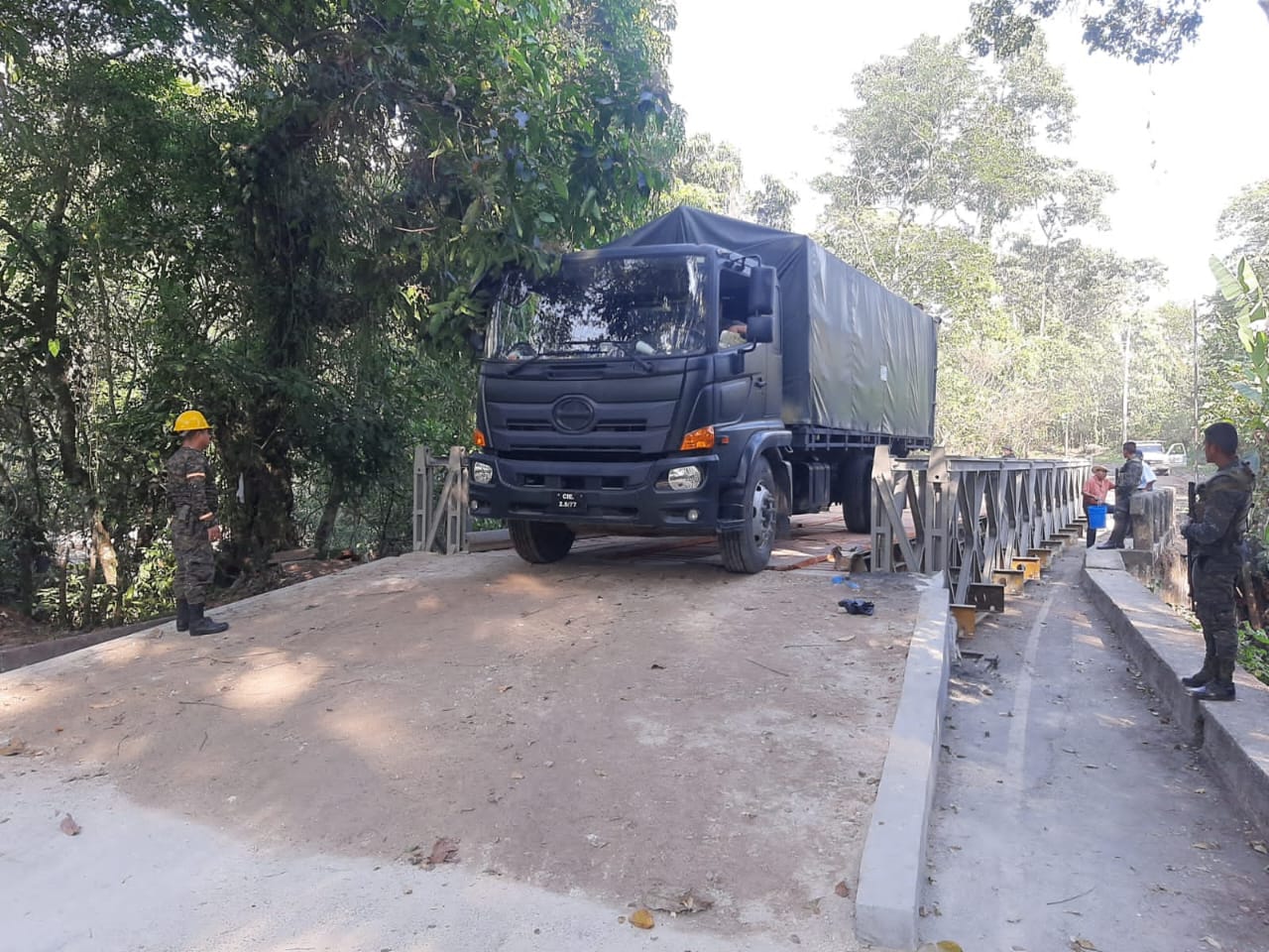 Habilitan paso sobre el río Chitá en Mazatenango, Suchitepéquez