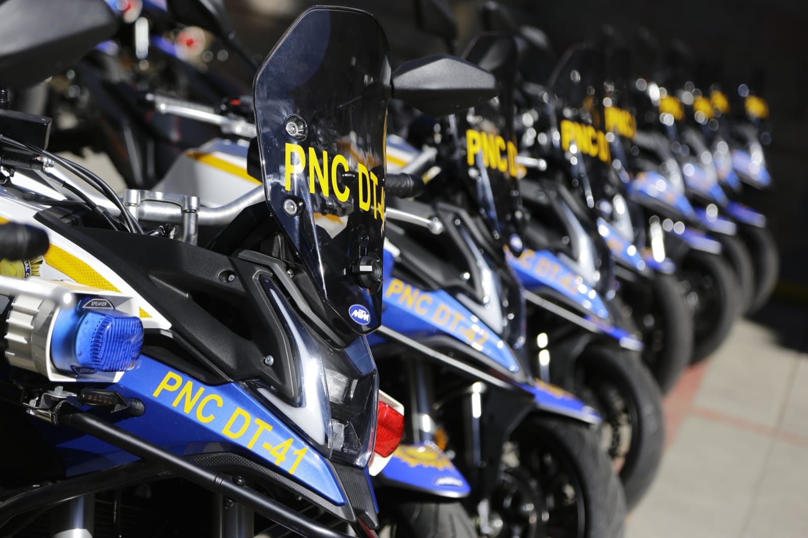 Dotación de motocicletas fortalece seguridad vial
