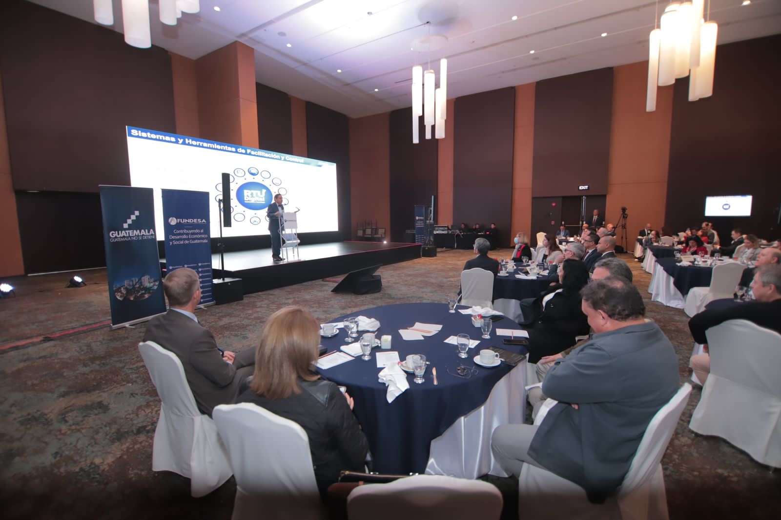 Autoridades financieras abordan Perspectivas Económicas de Guatemala