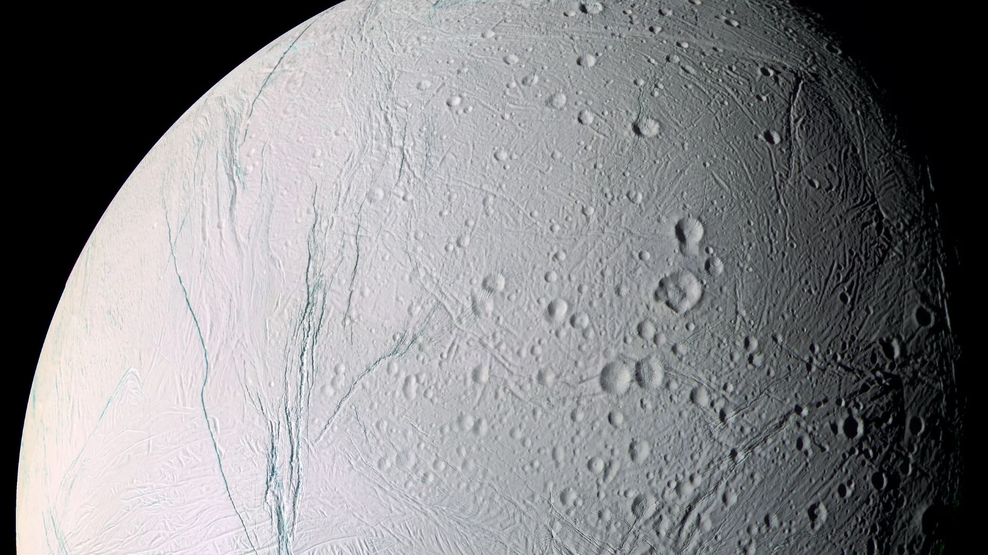 Descubren una forma de hielo que podría existir en lunas extraterrestres