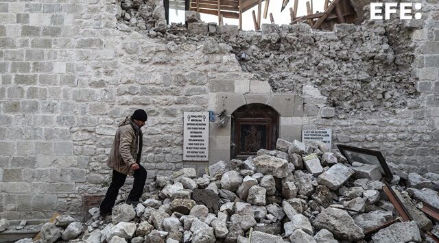 Suben a más de 33 mil los muertos en Turquía y Siria por el terremoto