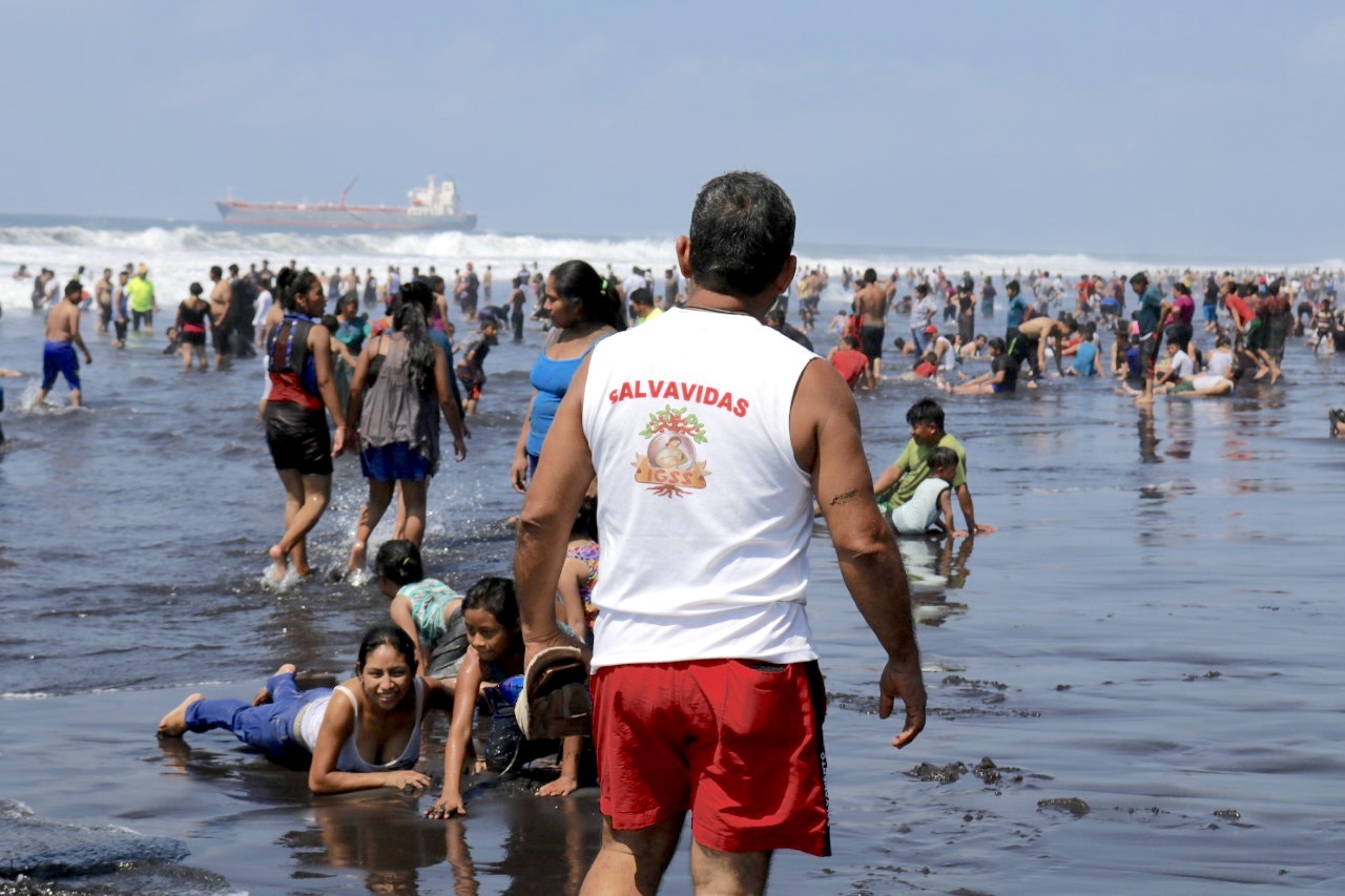 Abren convocatoria para integrarse a equipo de salvavidas