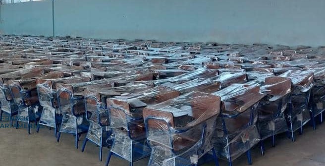 Mobiliario escolar llega a escuelas de Sololá
