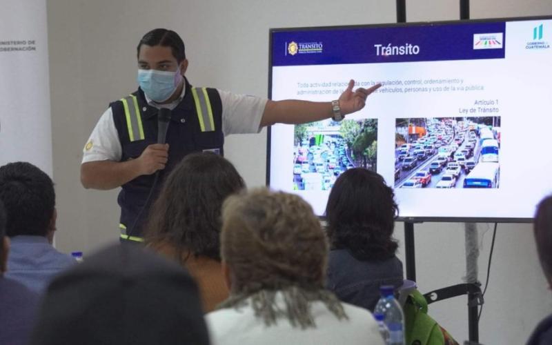 Agentes se capacitan en educación vial integrada