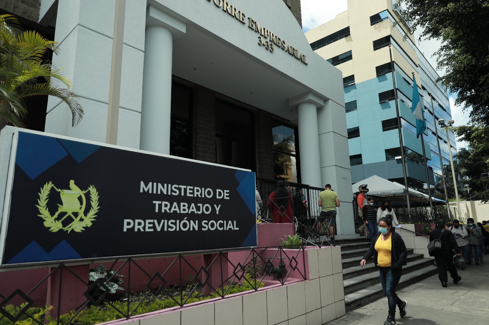 Nombran a nuevos integrantes de la Comisión Nacional del Salario