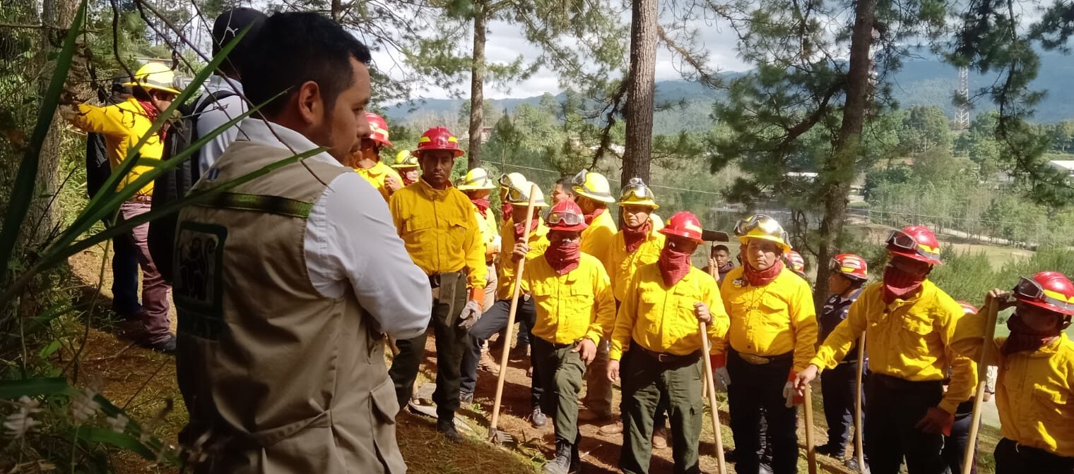 Brigadas de respuesta de Alta Verapaz fortalecen capacidades para combatir incendios