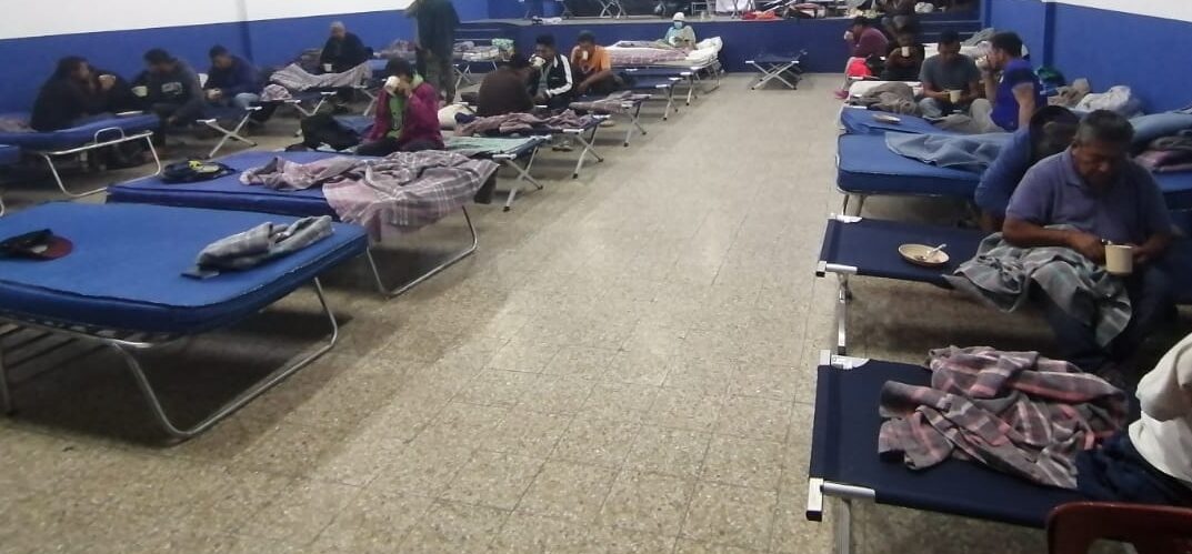 Conred abastece a albergue para personas afectadas por el frío