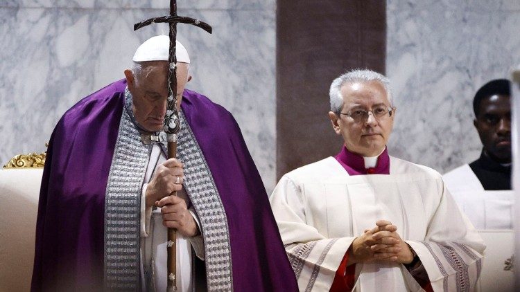 Papa en misa de Miércoles de Ceniza: “Idolatrar el ‘yo’ es destructivo”