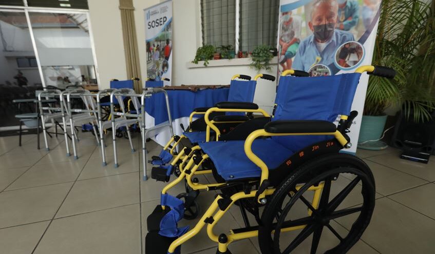 República de China (Taiwán) entrega equipos de movilidad a la SOSEP