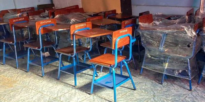 Centros educativos de Escuintla reciben mobiliario