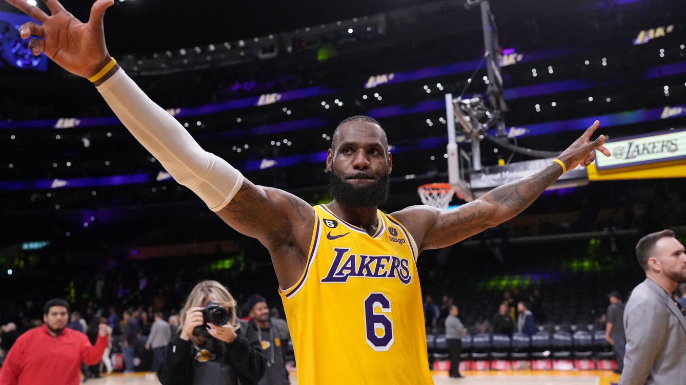 LeBron James se consagra como el mejor de la historia