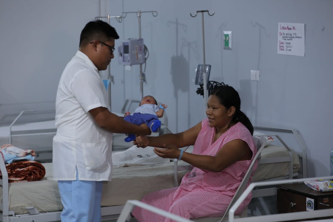 Brindan servicios materno-neonatales en Santa Lucía Cotzumalguapa