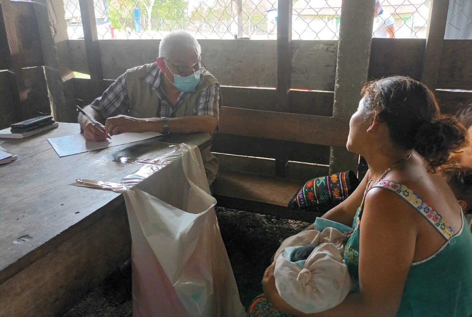 Pobladores fueron atendidos en jornadas de salud integral. /Foto: MSPAS