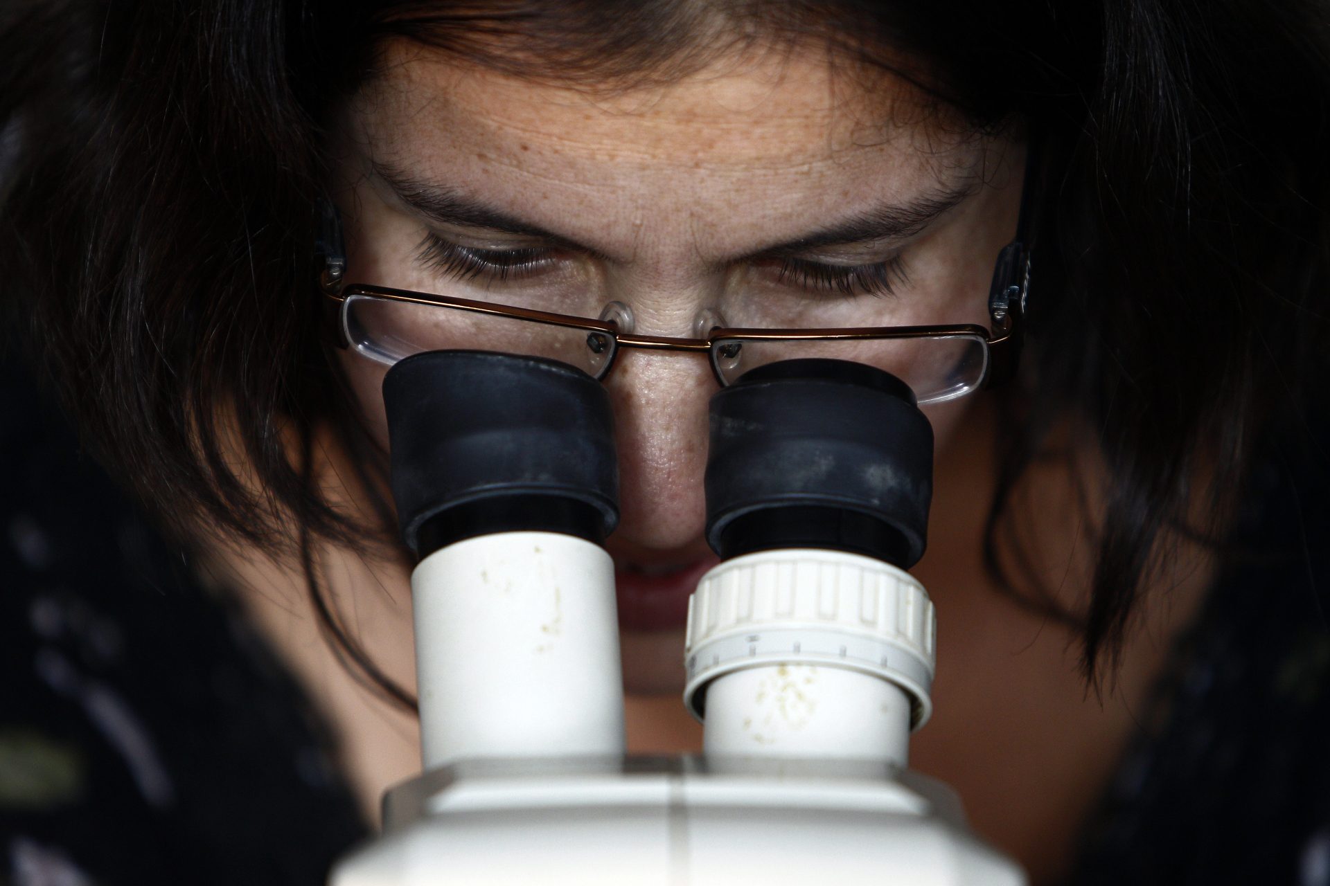 Crean microscopio de tres fotones para imágenes de cerebro profundo