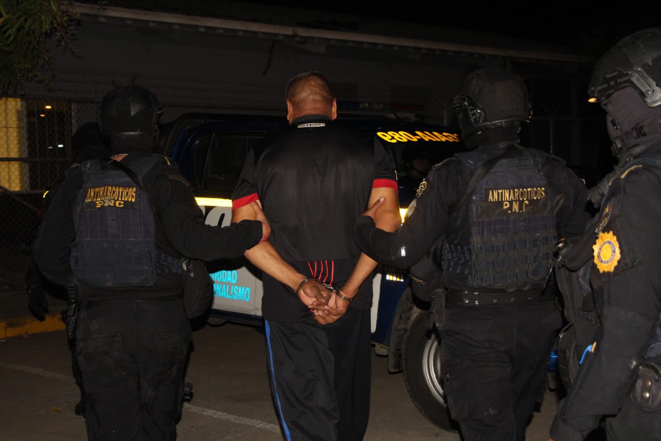 Detienen a mexicano con orden de extradición