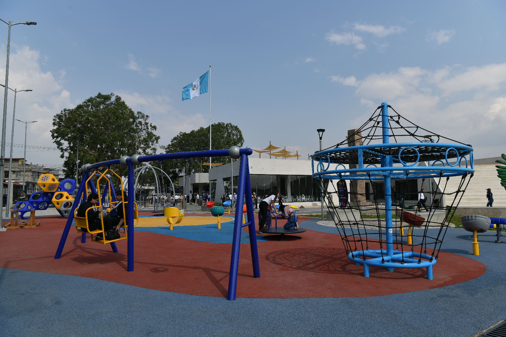 Parque de la Paz recibe a más de 2 mil personas el primer día