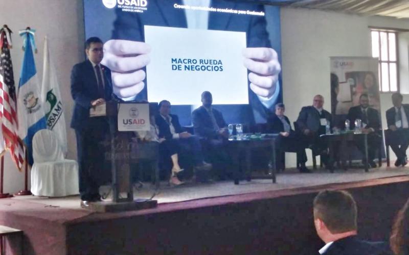 Realizan macrorrueda de negocios para fortalecer formalidad empresarial