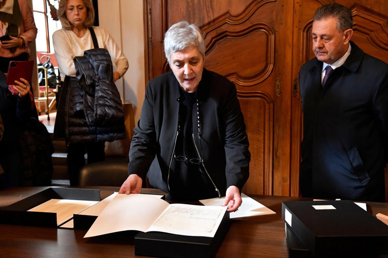 Restauran 342 cartas escritas por el genio Miguel Ángel