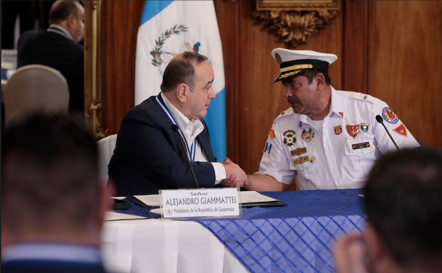 Bomberos Voluntarios reciben documento que los reconoce como dueños de su frecuencia