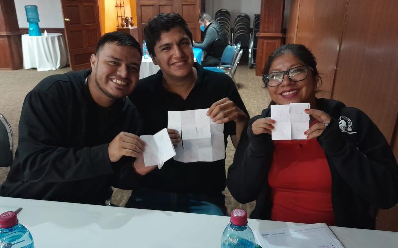 Capacitan a docentes en servicio egresados del Programa de Formación Inicial Docente