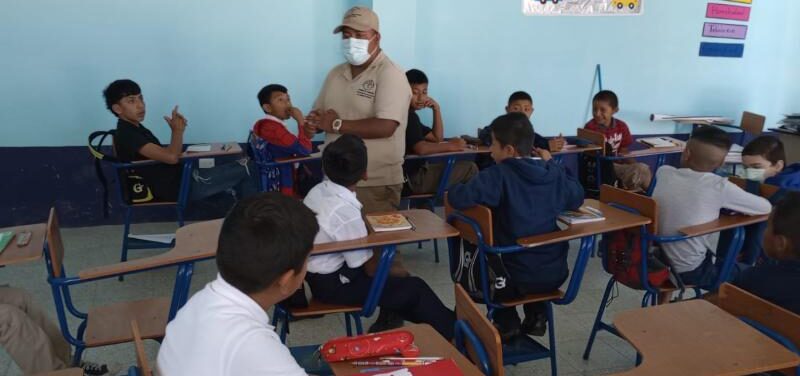 Comunidad educativa se capacita para prevenir el dengue