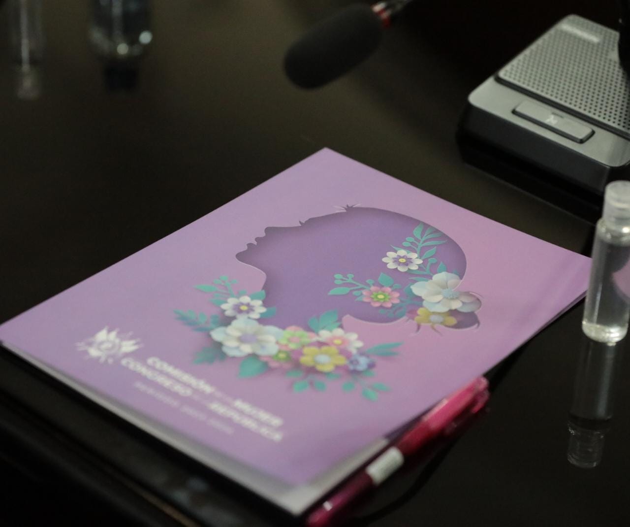 Firman carta de entendimiento para promover la participación política de las mujeres