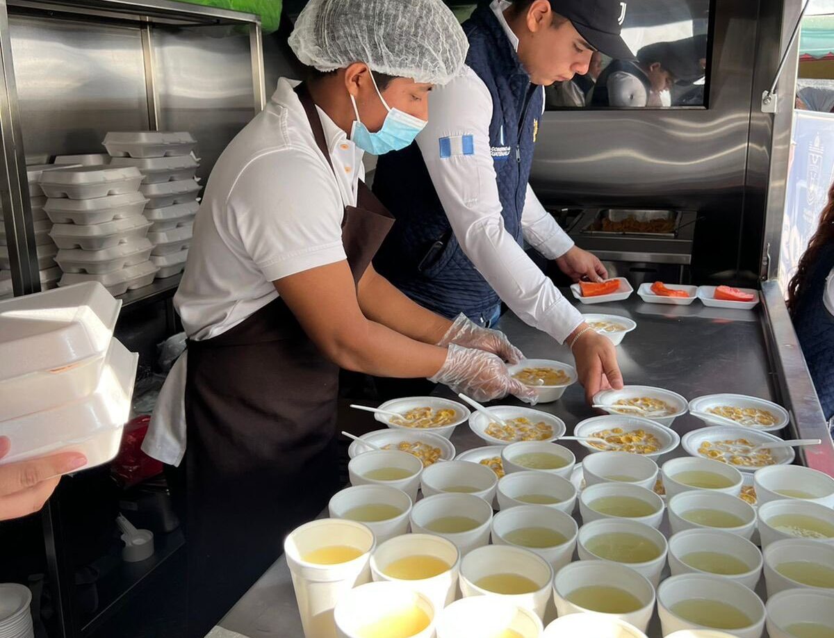 Entregan menús alimenticios en sede del MAIMI