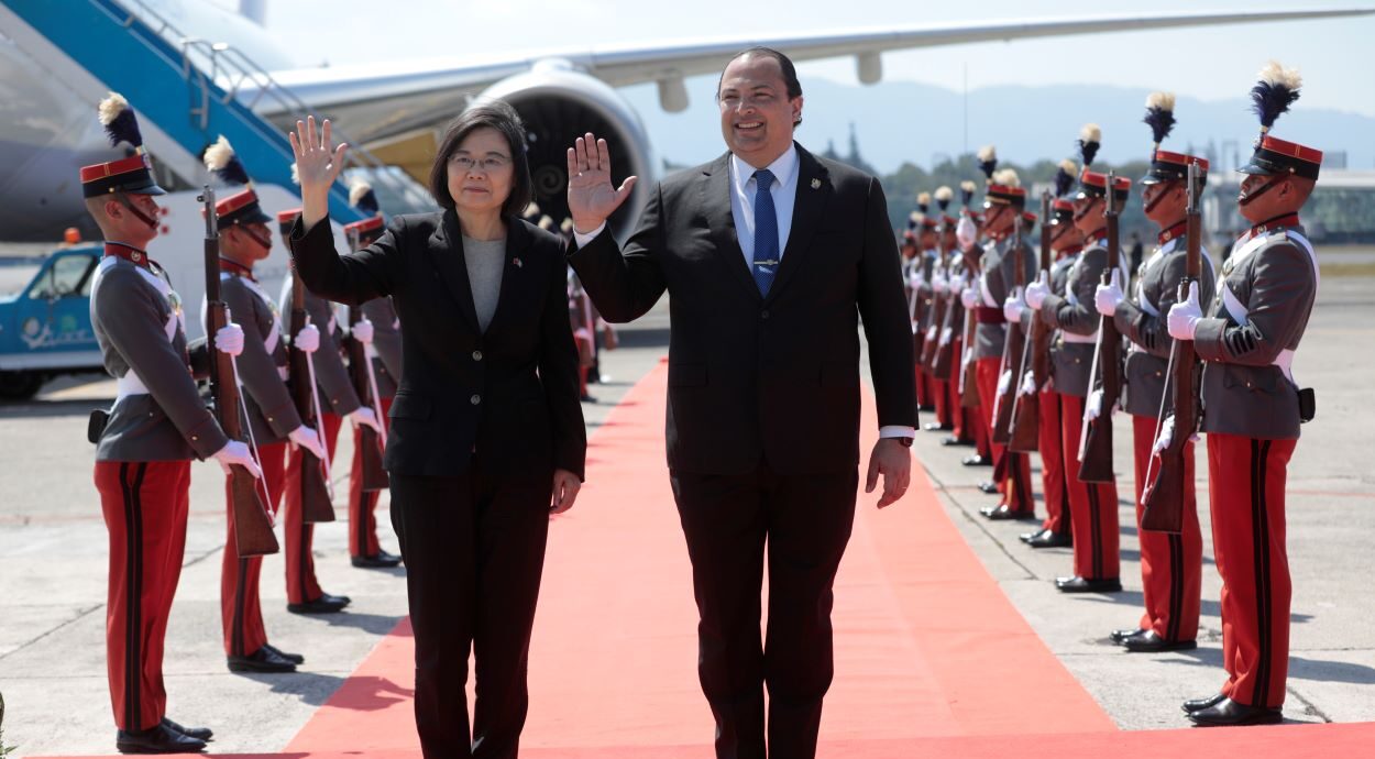 Presidenta de la República de China (Taiwán) arriba a Guatemala