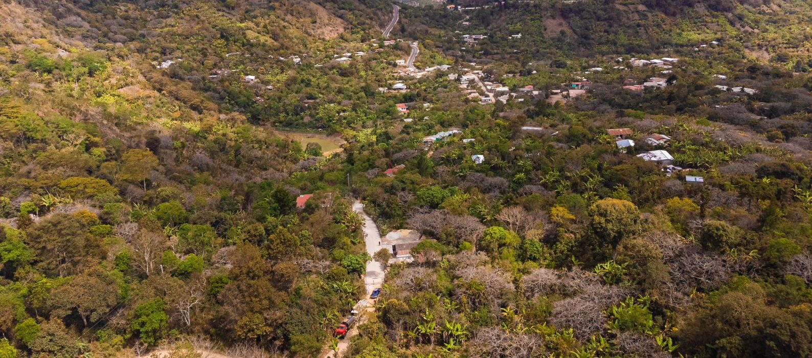 Mejoran conectividad vial en área rural de San Pedro Pinula