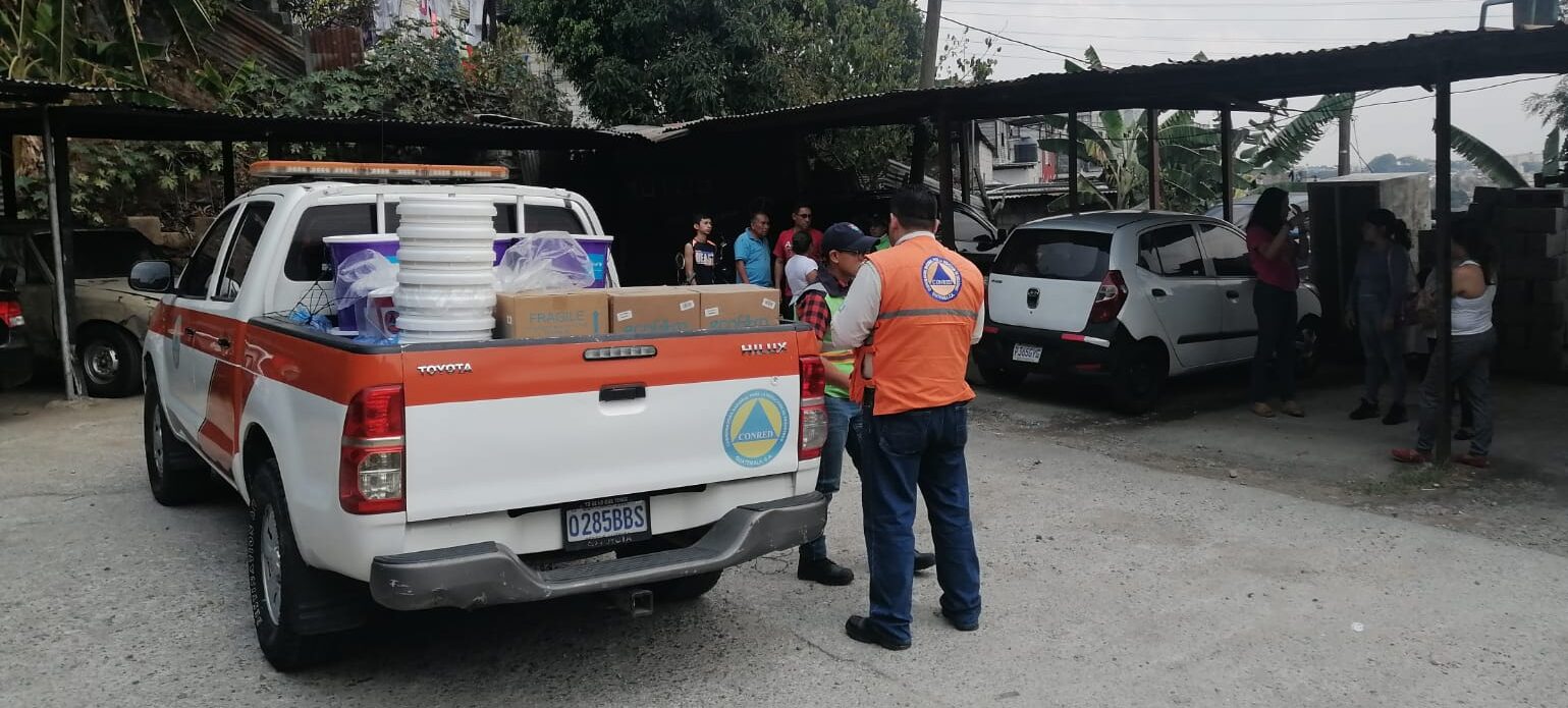 Conred lleva ayuda humanitaria a familias afectadas por incendio