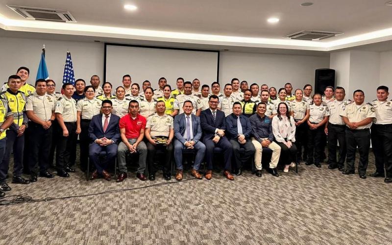 Agentes de PNC culminan segunda fase del programa GREAT