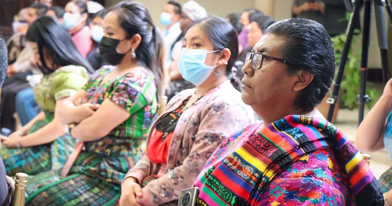 Analizan brecha tecnológica y convivencia de los pueblos indígenas