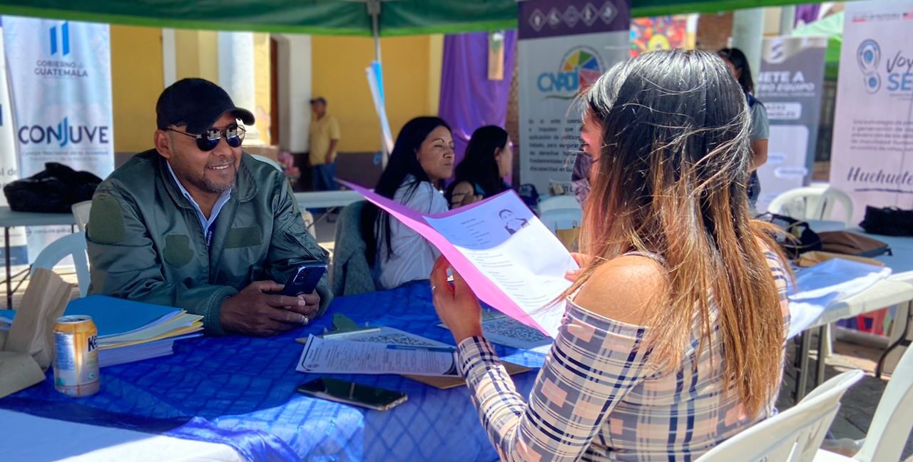 Ofrecen oportunidades laborales a jóvenes huehuetecos