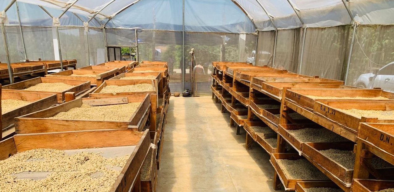 Pequeños caficultores de San Juan Sacatepéquez reciben centro de acopio
