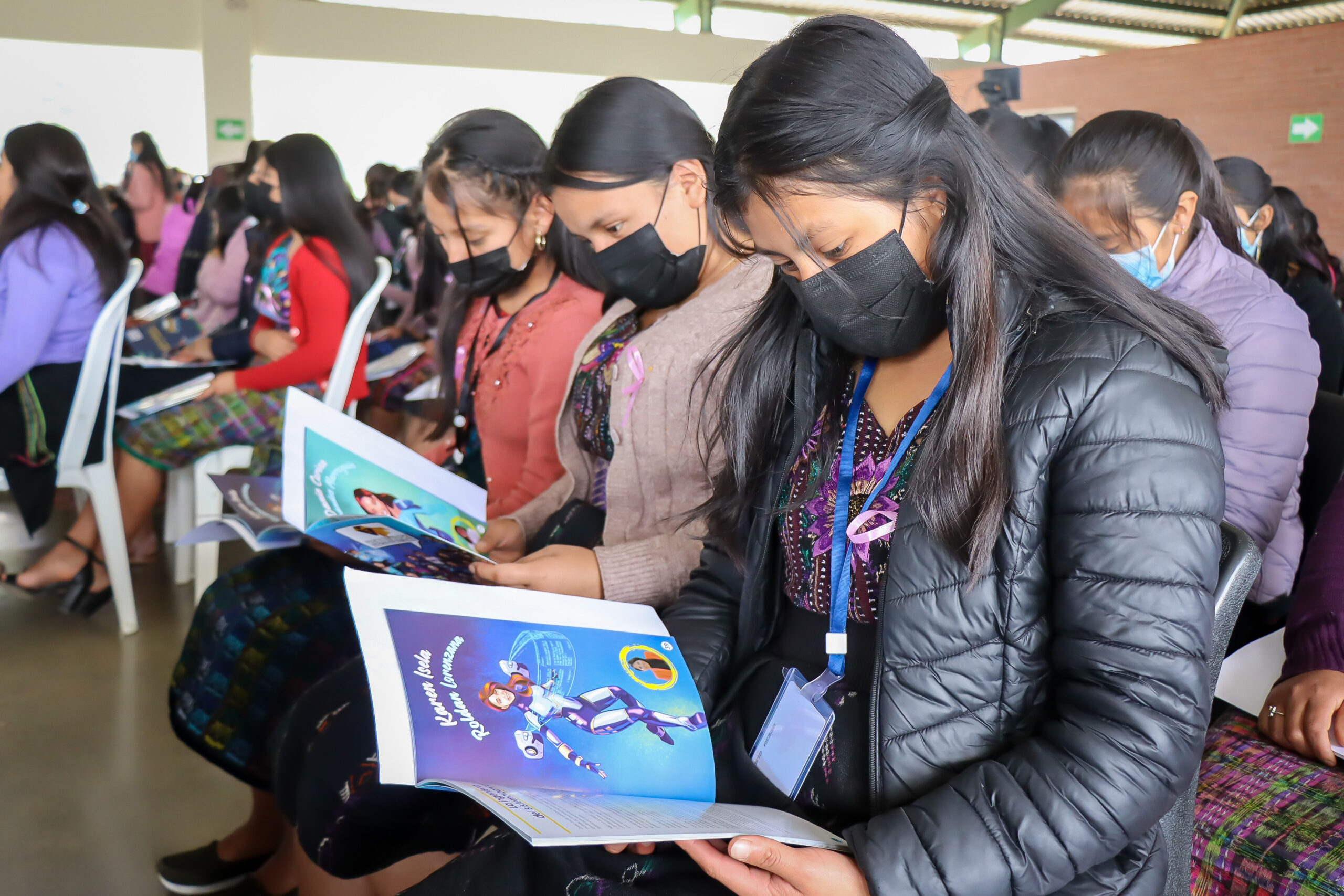 Revista presenta la historia de mujeres en el campo de la ciencia. /Foto: Senacyt