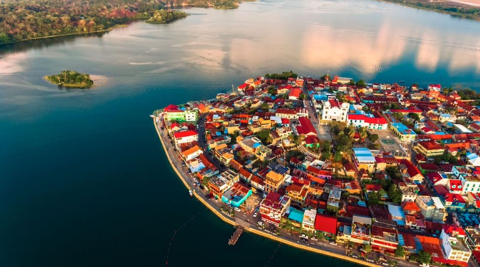 Isla de Flores, en Petén, es reconocida como pueblo pintoresco