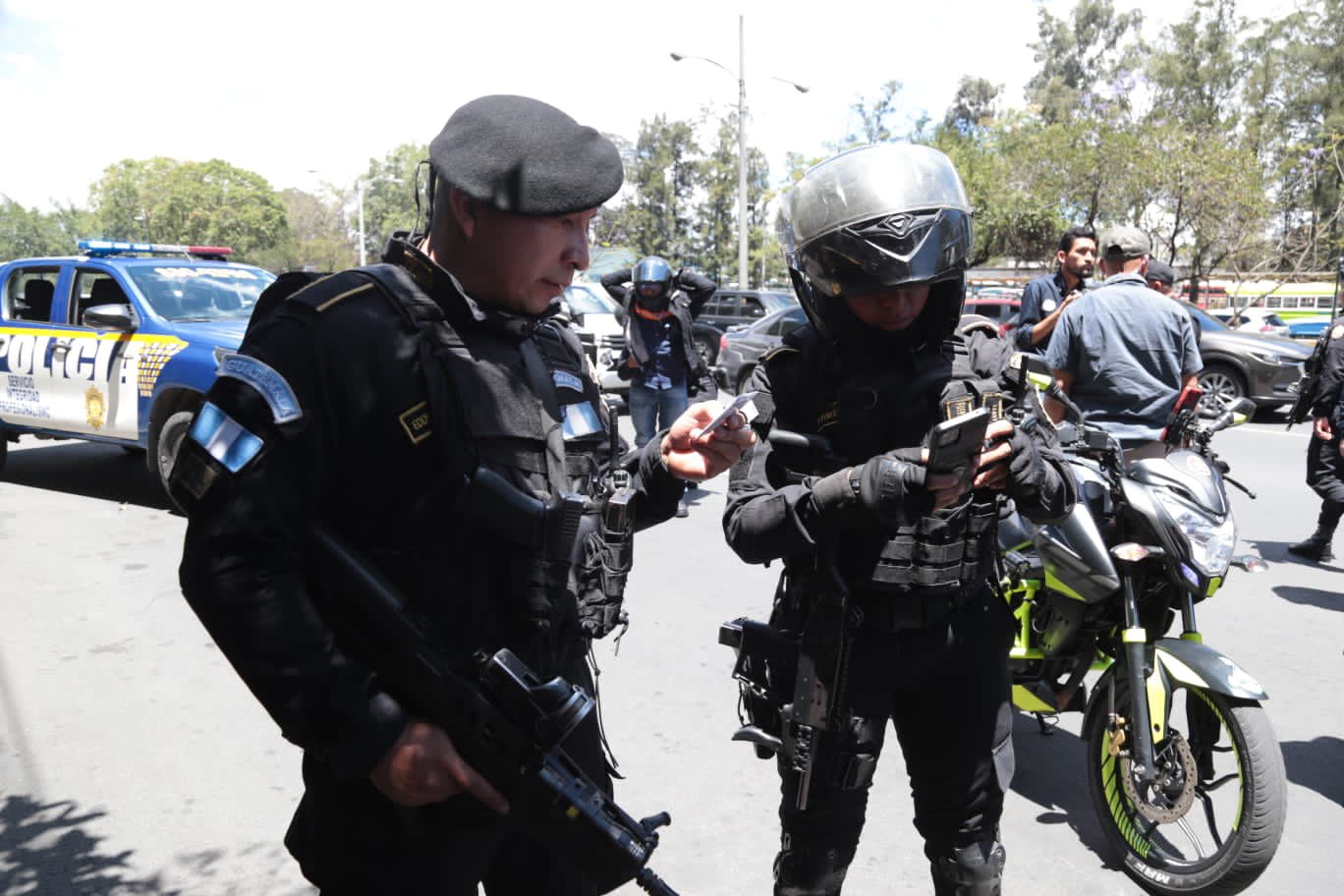 PNC fortalece operativos para establecer que automóviles y motocicletas no tengan reporte de robo