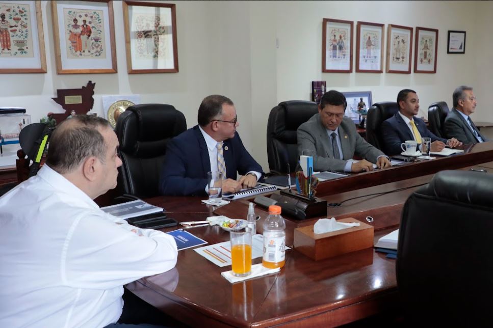 Presidente de la República conoce avances de programas y proyectos del Mingob