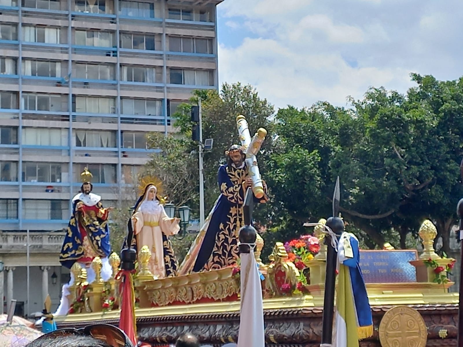 San José acompaña a su hijo y a la Virgen de Dolores