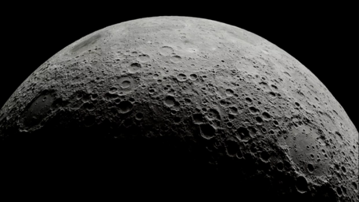 Descubren nuevas evidencias de agua en la Luna