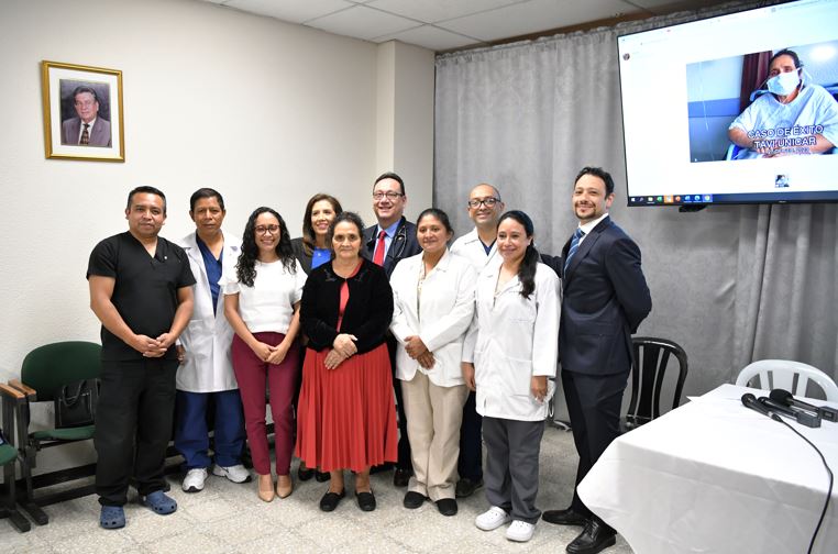 Unicar presenta caso exitoso de reemplazo de válvula aórtica por catéter