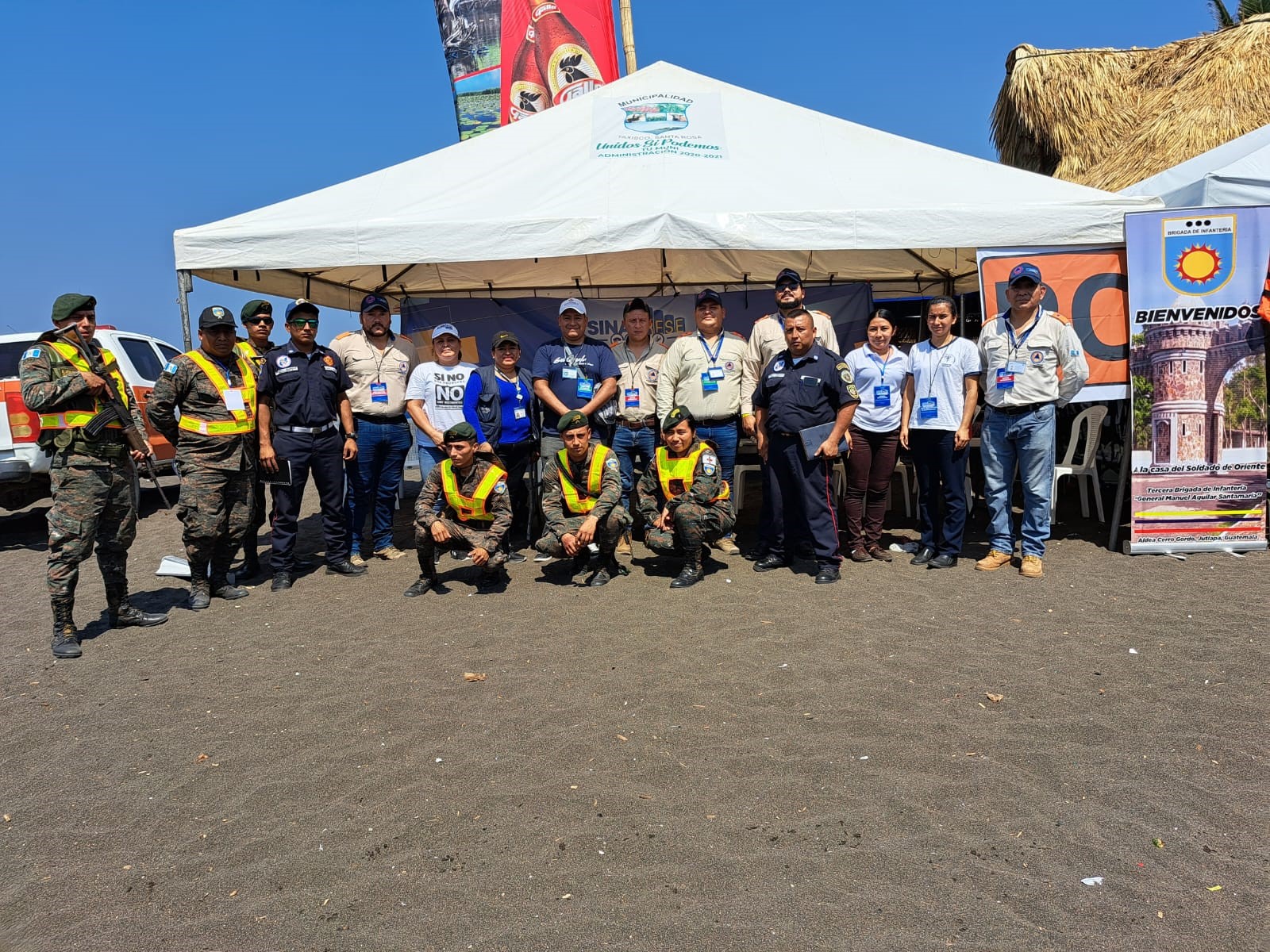 Campamento de Sinaprese ofrece apoyo a visitantes en Monterrico